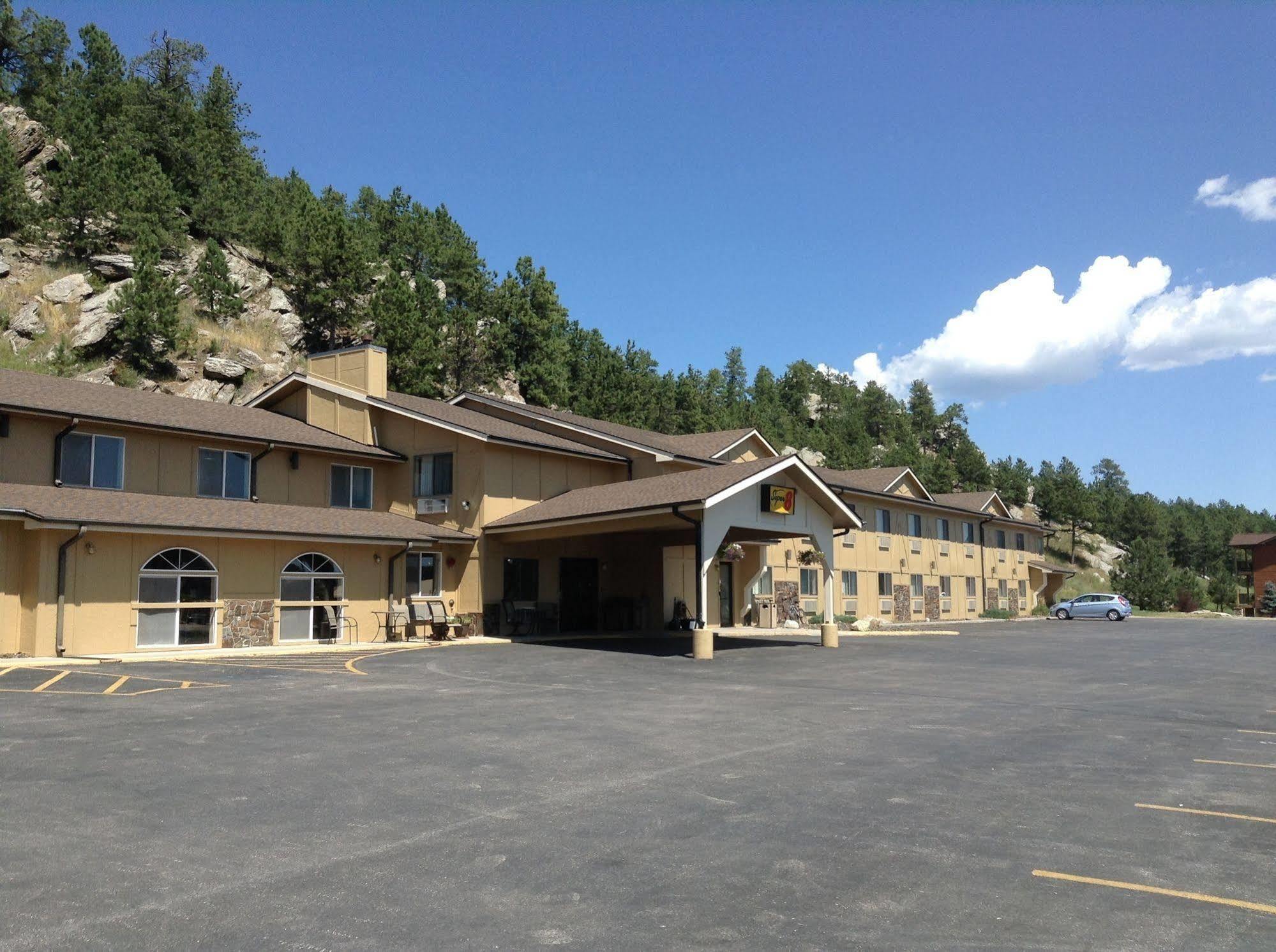 Hôtel Super 8 By Wyndham Custer/Crazy Horse Area Extérieur photo